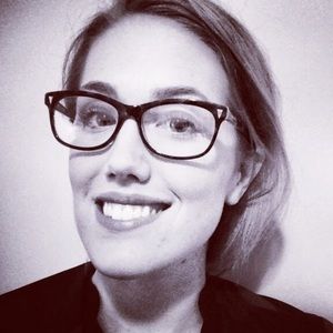 Meet your Posher, Loraya